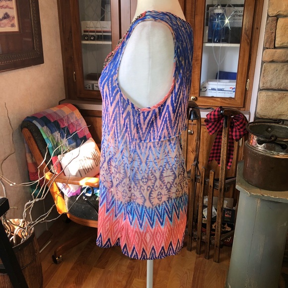 STUDIO Y SIZE MEDIUM BLUE AND PEACH SLEEVELESS SHEER BLOUSE AND CUTOUT BACK - Picture 2 of 3